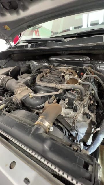Toyota Tundra in for a squealing belt caused by another issue, let’s investigate 🕵️ #fyp #automotive #cars #repair #mechanic  #toyota #tundra #coolant #fypシ゚viralシfypシ゚